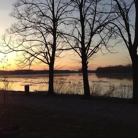 בית חווה La Finestra Sul Po - *